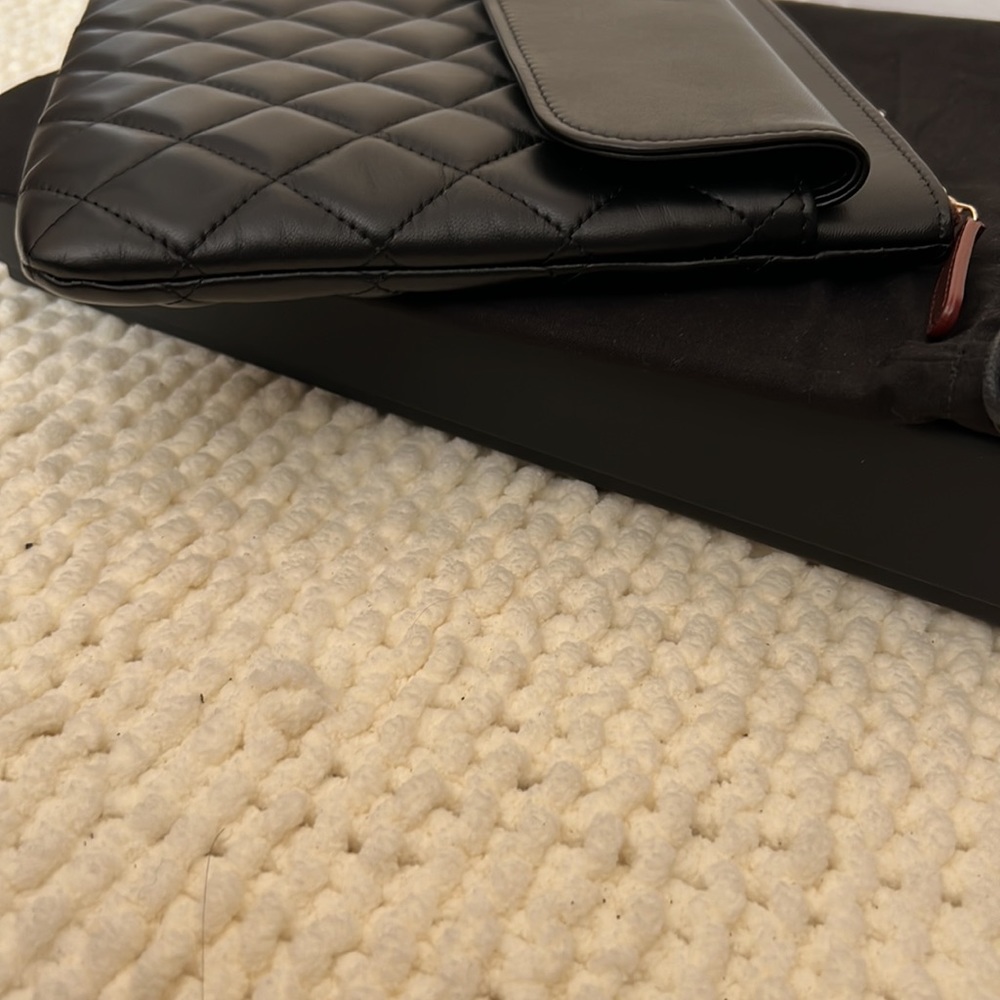 CHANEL O Case Medium Lambskin Leather Clutch Pouch - Limited Edition - Picture 16 of 17